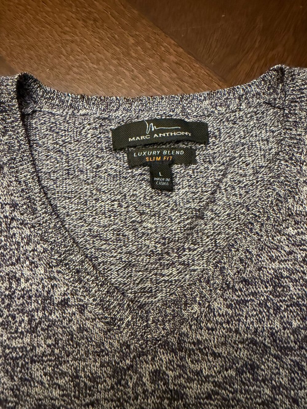 Marc Anthony Luxury Blend Slim Fit Blue V-Neck Large Sweater